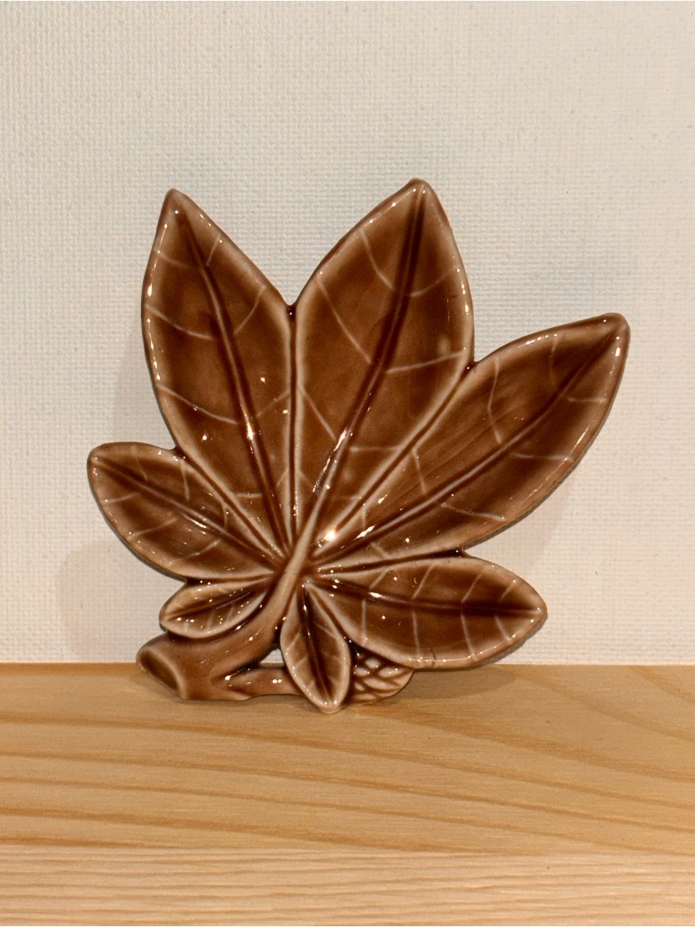 Wade England Horse Chestnut/ Buckeye Leaf Trinket Dish VTG